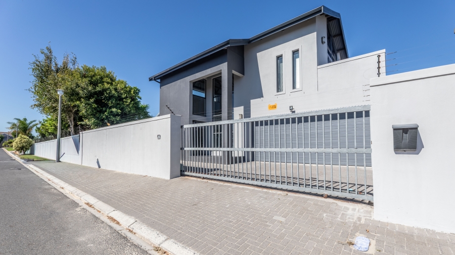 3 Bedroom Property for Sale in Parklands Western Cape